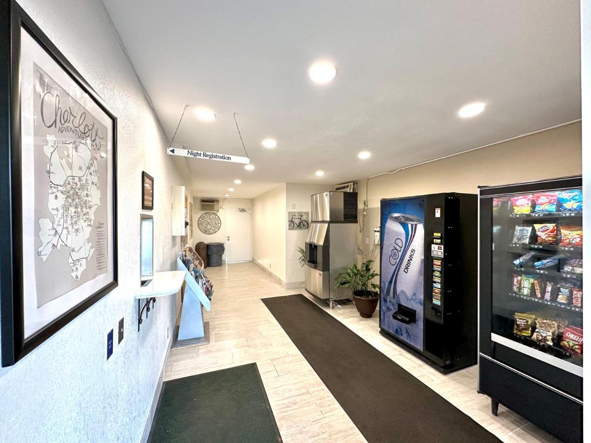 Royal Inn And Suites Charlotte Airport Ngoại thất bức ảnh