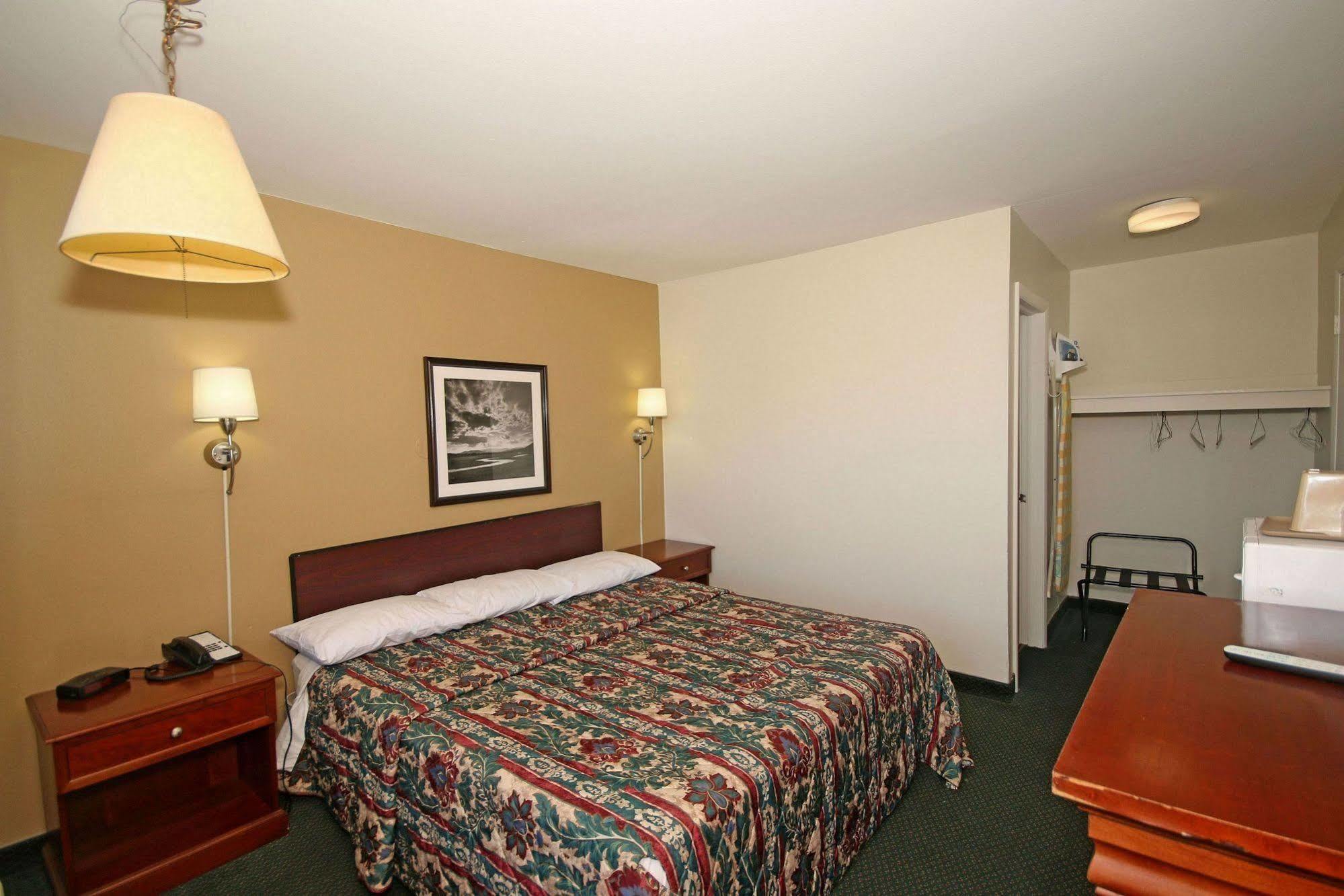 Royal Inn And Suites Charlotte Airport Ngoại thất bức ảnh