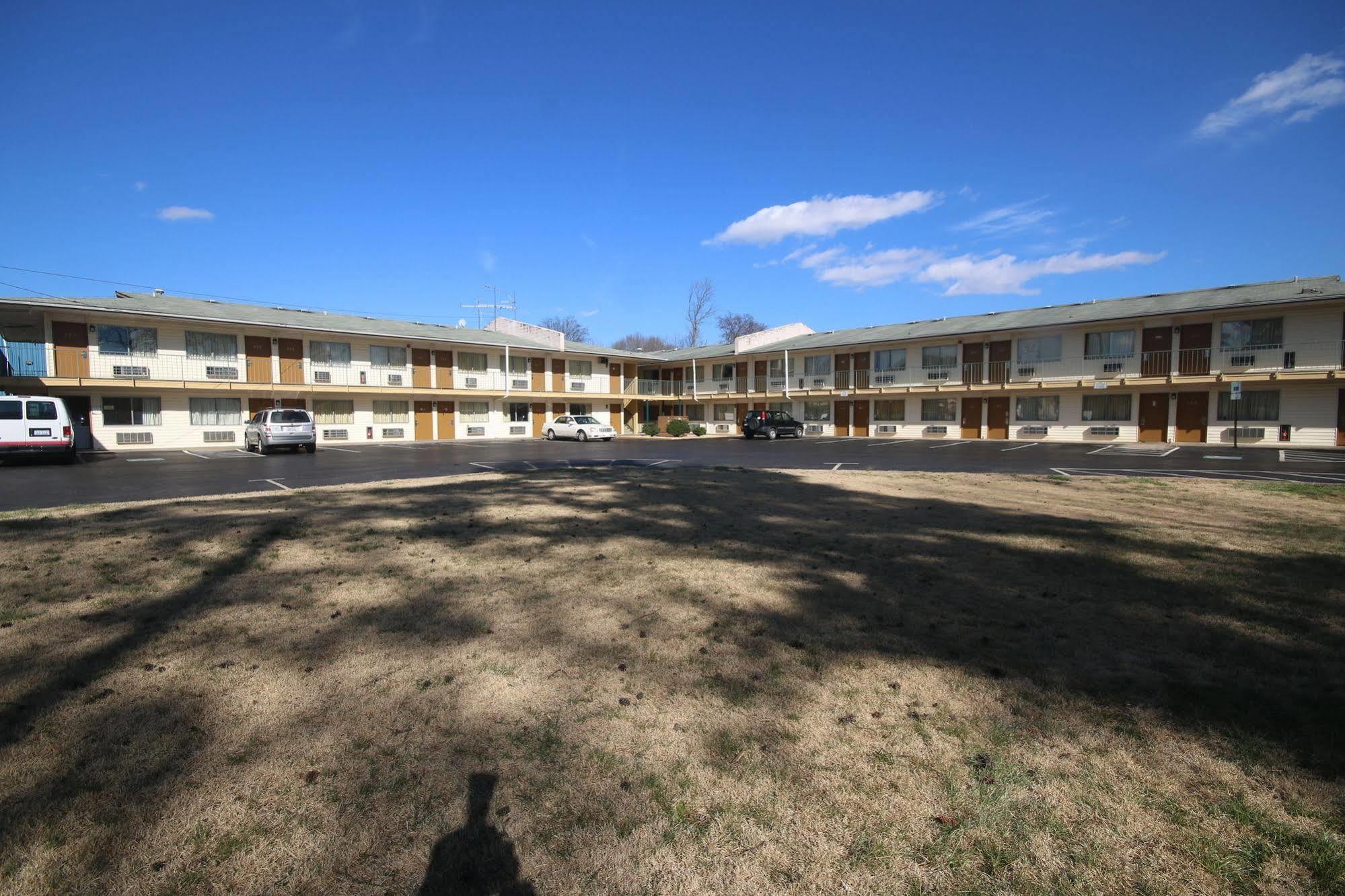 Royal Inn And Suites Charlotte Airport Ngoại thất bức ảnh