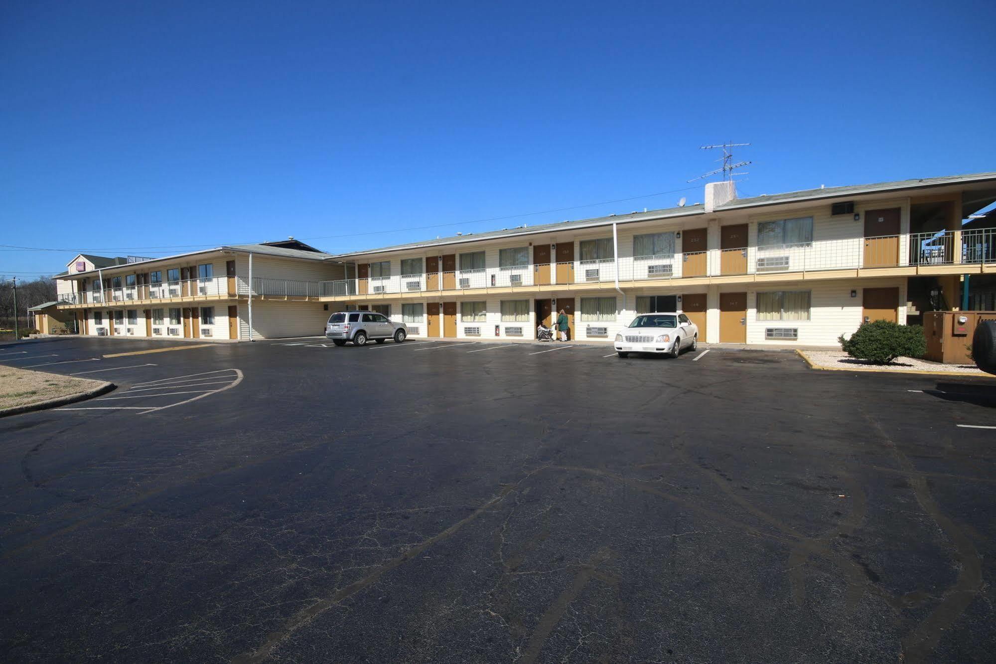Royal Inn And Suites Charlotte Airport Ngoại thất bức ảnh
